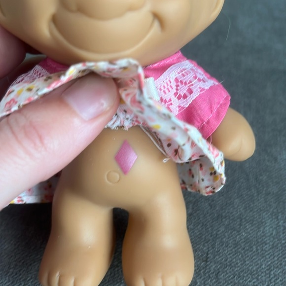 💚 HOST PICK 💚 Vintage Green Haired Troll Doll in Pink Dress - Picture 6 of 10